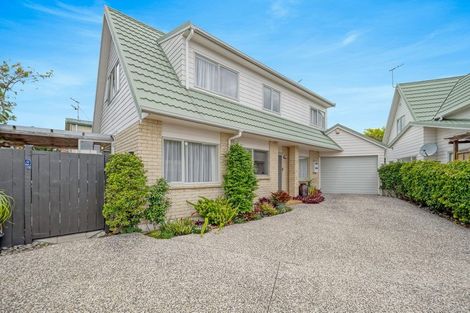 Photo of property in 9b Abercrombie Street, Howick, Auckland, 2014