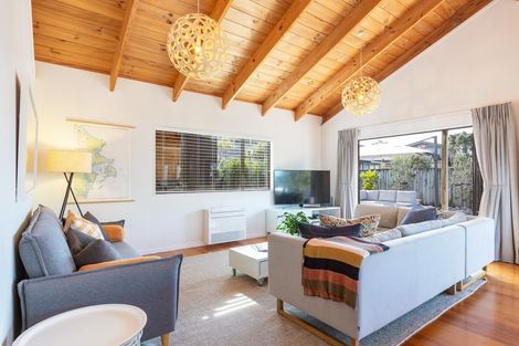 Photo of property in 15 Kitty Frazer Lane, Omaha, 0986