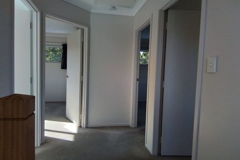 Photo of property in 2/129 Edmonton Road, Te Atatu South, Auckland, 0610