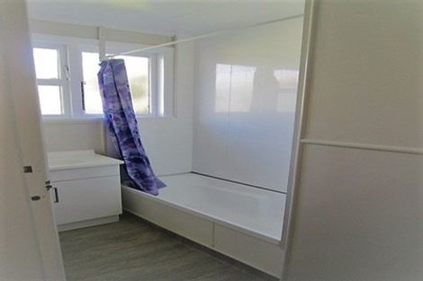 Photo of property in 4 Douglas Crescent, Fairfield, Hamilton, 3214