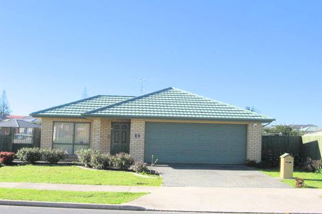 Photo of property in 62 Castlefinn Drive, Weymouth, Auckland, 2103