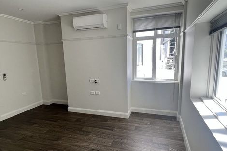 Photo of property in Fountain Court, 8/48 Oriental Parade, Oriental Bay, Wellington, 6011