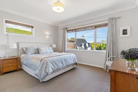 Photo of property in 37 Mellons Bay Road, Mellons Bay, Auckland, 2014