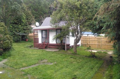 Photo of property in 42 Kamahi Street, Stokes Valley, Lower Hutt, 5019