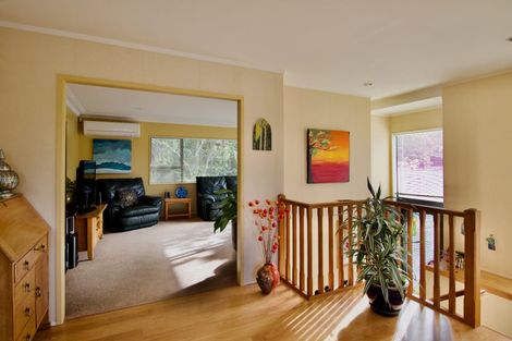 Photo of property in 2/48 Becroft Drive, Forrest Hill, Auckland, 0620