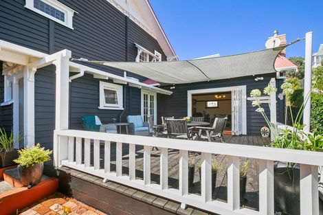 Photo of property in 124 Pendarves Street, New Plymouth, 4312