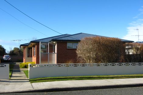 Photo of property in 11 Fraser Street, Waikiwi, Invercargill, 9810