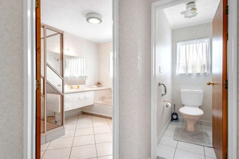 Photo of property in 24 Webb Place, Taradale, Napier, 4112