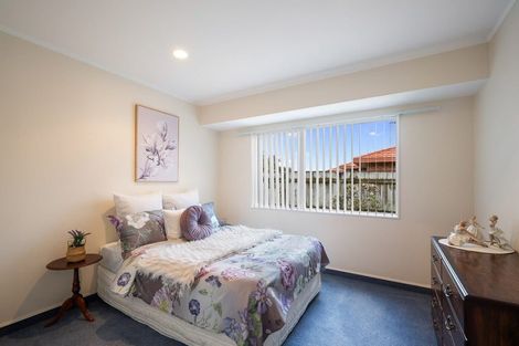 Photo of property in 86 Guildford Drive, Paraparaumu, 5032