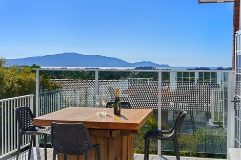 Photo of property in 105 Winara Avenue, Waikanae, 5036