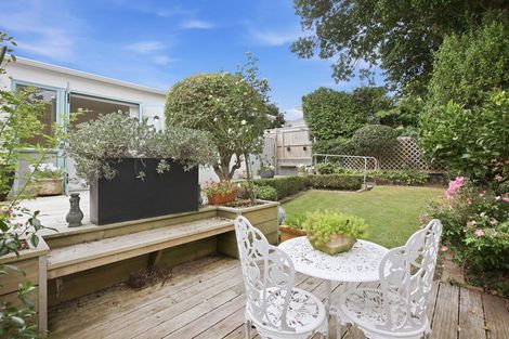 Photo of property in 86a Gover Street, New Plymouth, 4310
