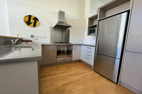 Photo of property in 10/15 Roxburgh Street, Mount Victoria, Wellington, 6011