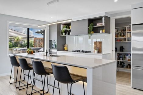 Photo of property in 2 Olive Close, Omokoroa, 3114