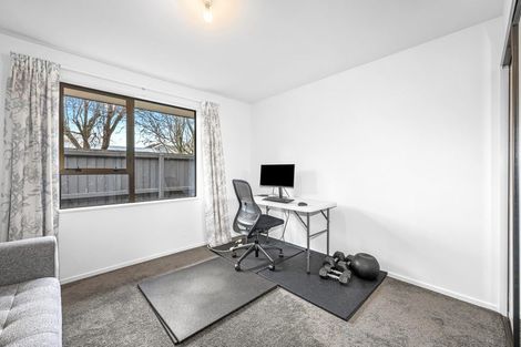 Photo of property in 1/43 Aorangi Road, Bryndwr, Christchurch, 8053