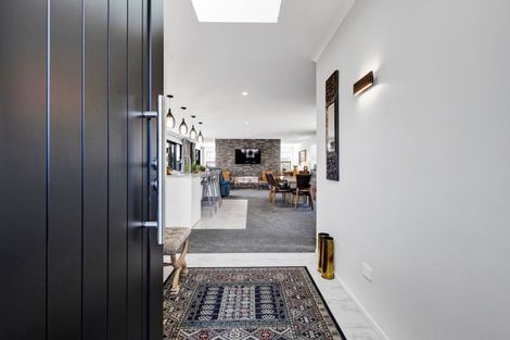 Photo of property in 3 Tupare Place, Highlands Park, New Plymouth, 4312