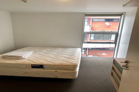 Photo of property in 1/2 Torrens Terrace, Mount Cook, Wellington, 6011