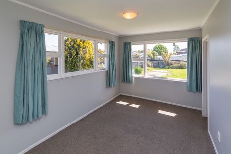 Photo of property in 31 Wainoni Road, Wainoni, Christchurch, 8061