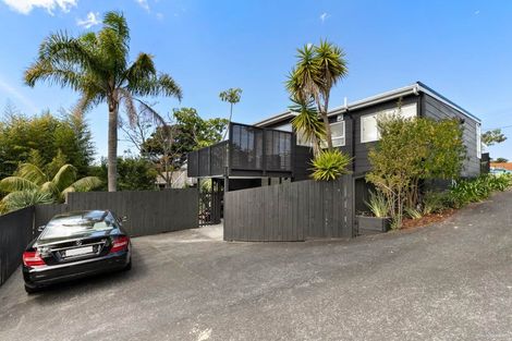 Photo of property in 1/111 Arran Road, Browns Bay, Auckland, 0630
