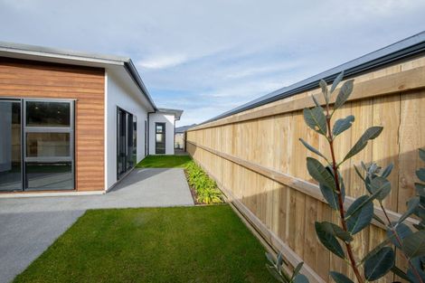 Photo of property in 48 Te Ara O Roimata, Wainuiomata, Lower Hutt, 5014