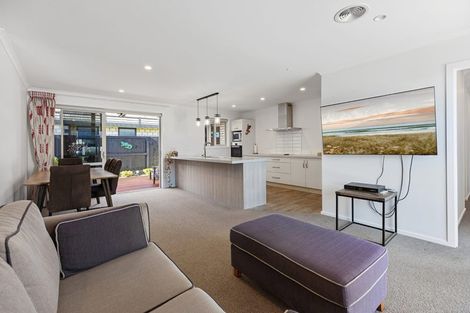 Photo of property in 21 Batty Street, Papamoa Beach, Papamoa, 3118