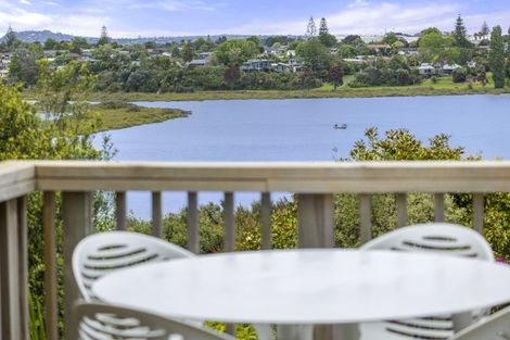 Photo of property in 17a Constable Lane, West Harbour, Auckland, 0618