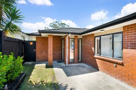 Photo of property in 318 Triangle Road, Massey, Auckland, 0614