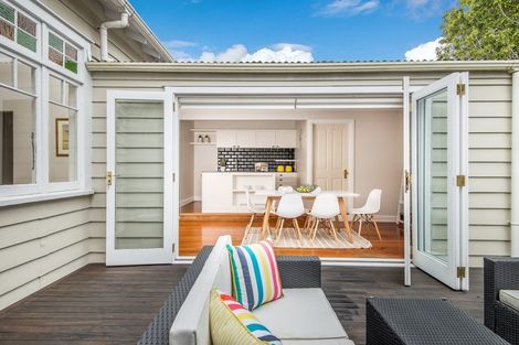 Photo of property in 28 Cardwell Street, Onehunga, Auckland, 1061