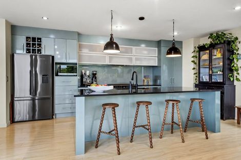 Photo of property in 42 Bayview Road, Browns Bay, Auckland, 0630