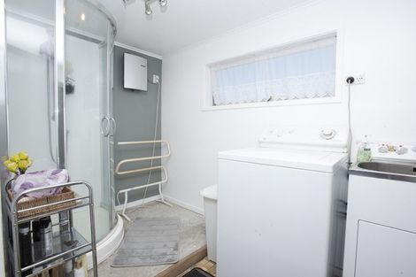 Photo of property in 64 Great North Road, Winton, 9720