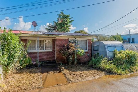 Photo of property in 1/8 Westward Ho, Glen Eden, Auckland, 0602