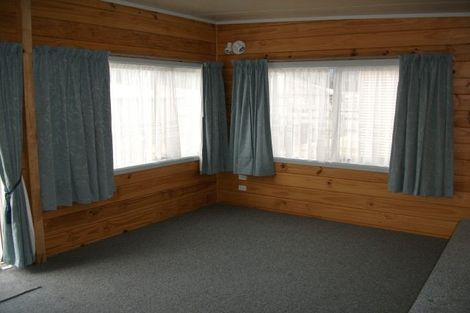 Photo of property in 3/187 Wainuiomata Road, Wainuiomata, Lower Hutt, 5014