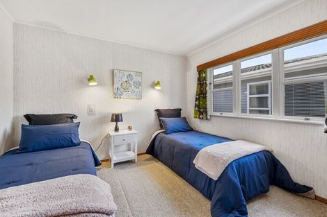 Photo of property in 33 Dowling Grove, Silverstream, Upper Hutt, 5019