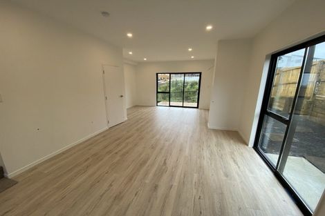 Photo of property in 35a Crestview Rise, Papakura, 2110