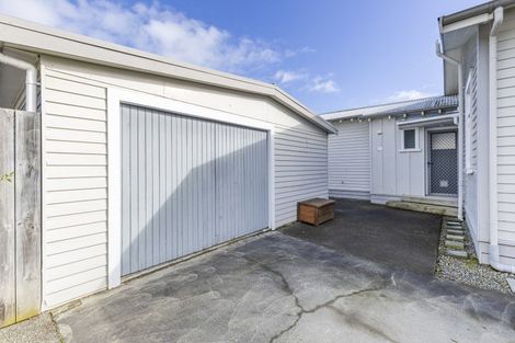Photo of property in 22 Kingswood Street, Takaro, Palmerston North, 4412
