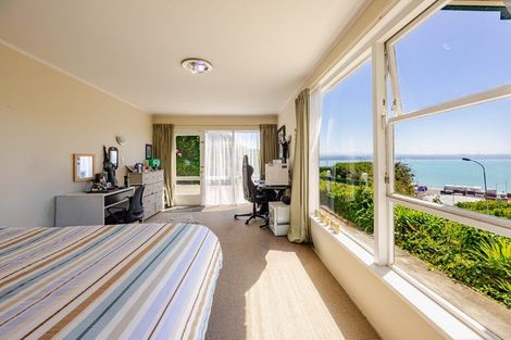 Photo of property in 5 Seapoint Road, Bluff Hill, Napier, 4110