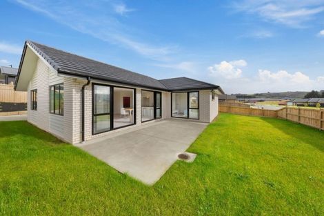 Photo of property in 2 Lippiatt Crescent, Pokeno, 2402