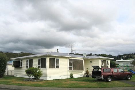 Photo of property in 21 Mountbatten Grove, Clouston Park, Upper Hutt, 5018