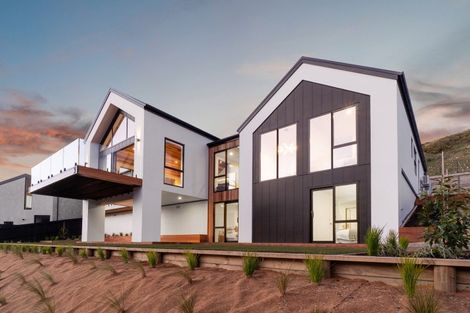 Photo of property in 10 Flowers Lane, Cracroft, Christchurch, 8022