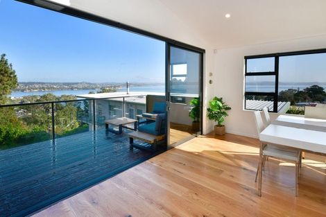 Photo of property in 25 Roberts Road, Matakatia, Whangaparaoa, 0930