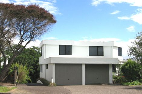 Photo of property in 2/16 Heath Avenue, Northcote, Auckland, 0627