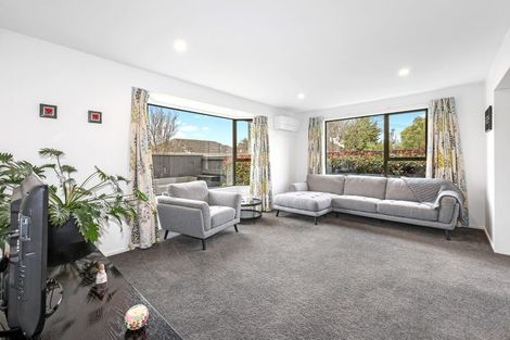 Photo of property in 1/43 Aorangi Road, Bryndwr, Christchurch, 8053