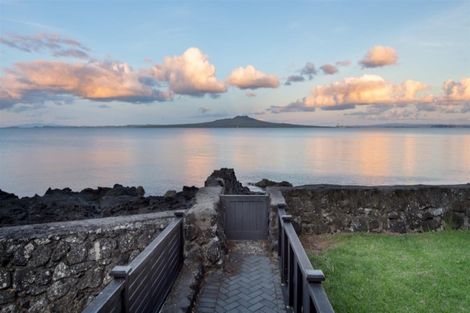 Photo of property in 2/259 Hurstmere Road, Takapuna, Auckland, 0622