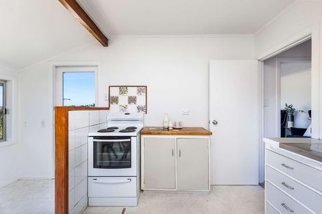 Photo of property in 2/18 Fowler Street, Northcote, Auckland, 0627