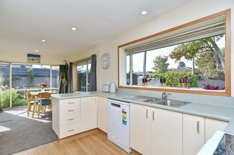 Photo of property in 5 Rossiter Avenue, Redwood, Christchurch, 8051