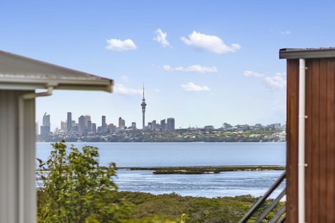 Photo of property in 4/34 Rewarewa Road, Te Atatu Peninsula, Auckland, 0610