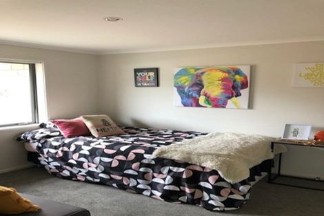 Photo of property in 52 Fairfax Crescent, Pyes Pa, Tauranga, 3112