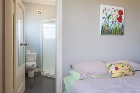 Photo of property in 25 Omar Street, Khandallah, Wellington, 6035