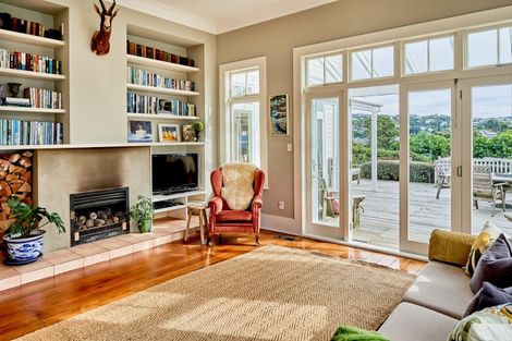 Photo of property in 52 Central Terrace, Kelburn, Wellington, 6012