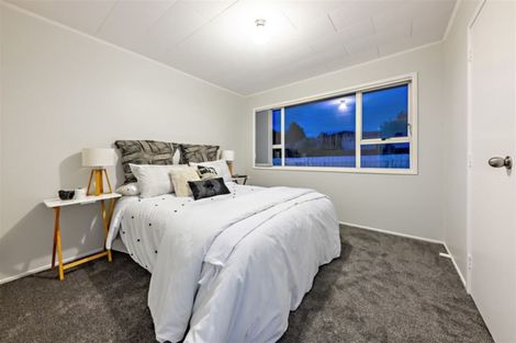 Photo of property in 21 Leaver Place, Weymouth, Auckland, 2103