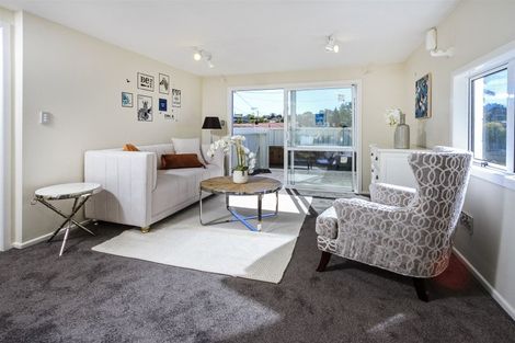 Photo of property in 32a Becroft Drive, Forrest Hill, Auckland, 0620